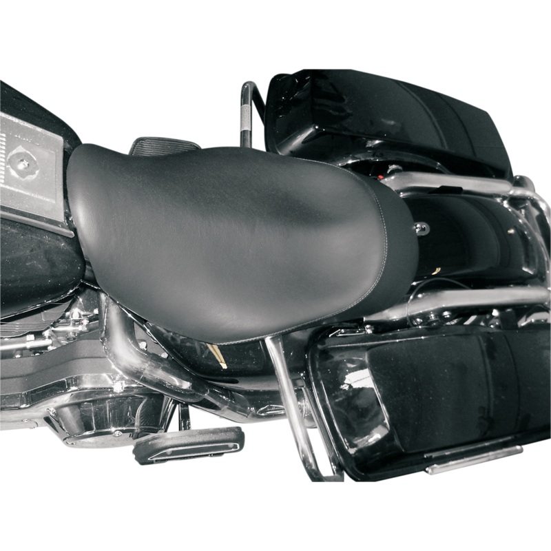 DANNY GRAY Buttcrack Seat – FLHR ’97-’07 Buttcrack Solo Seat  Smooth