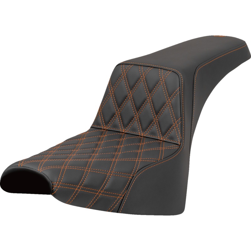SADDLEMEN Step-Up Seat – Front Lattice Stitch – Orange Stitch – FXST/FXBB ’18-’25 818-30-17203