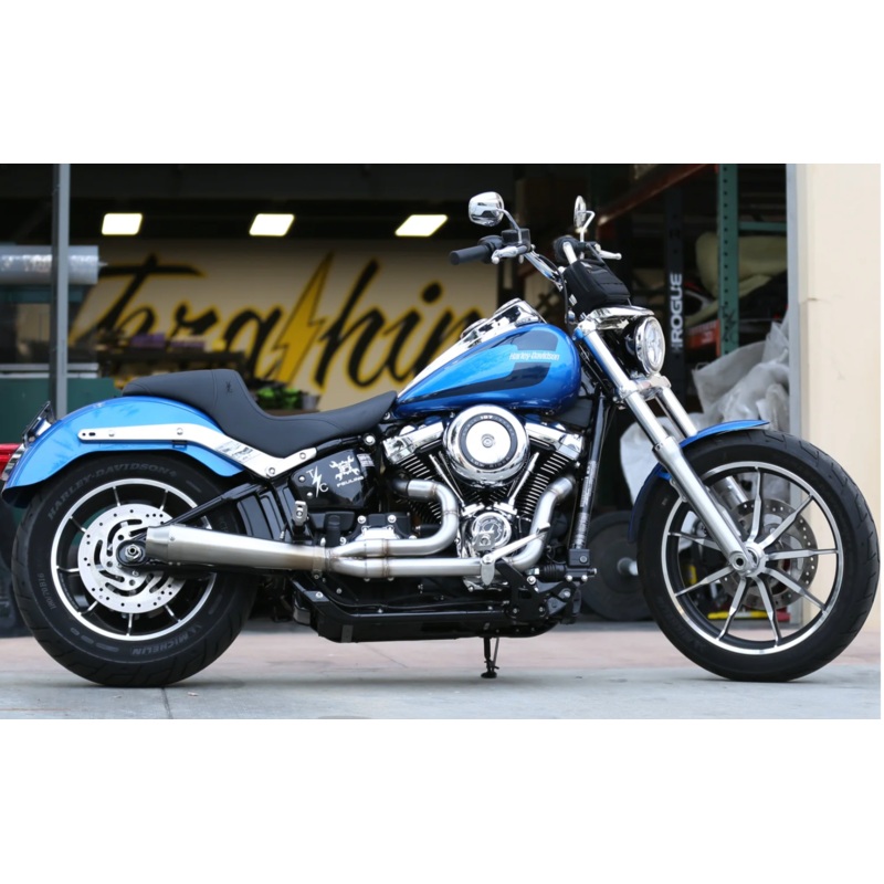 THRASHIN SUPPLY CO. THRASHIN Anti-Reversion Exhaust System- M8 Softail – With End Cap 2 1/4 stepped to 2 1/2 perforated Feuling ‘Dog Ball’ baffle Part # TSC-1960-0