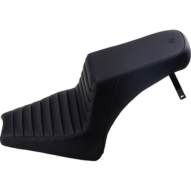 SADDLEMEN Step-Up Seat – Front Tuck-n’-Roll/Rear Smooth – Black – Scout Bobber I18-33-171