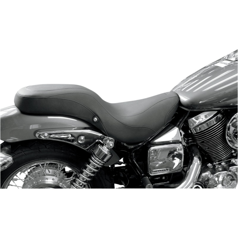 MUSTANG Day Tripper* Seat – Plain – 750 Spirit ’01-’07 76189