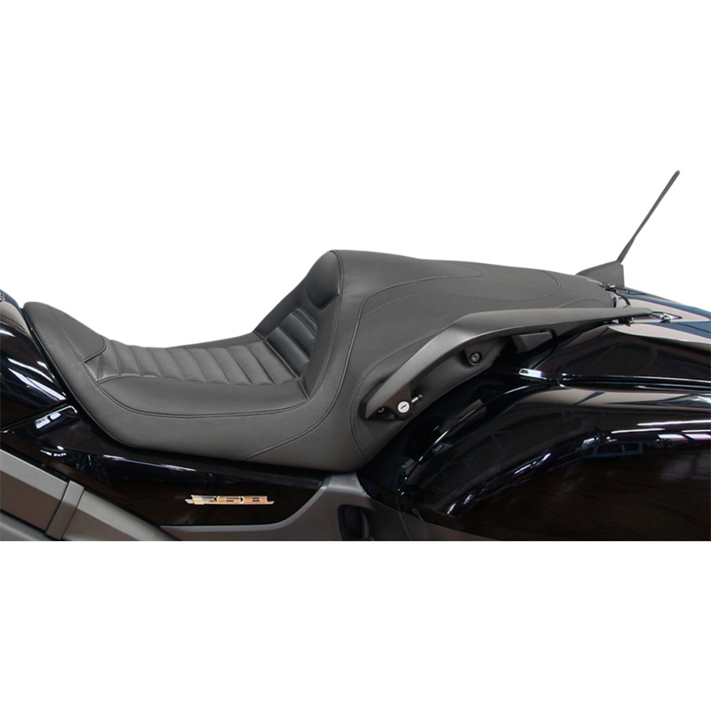 MUSTANG Seat – Tripper Fastback* – Front Tuck-n-Roll – Black – F6B 76841