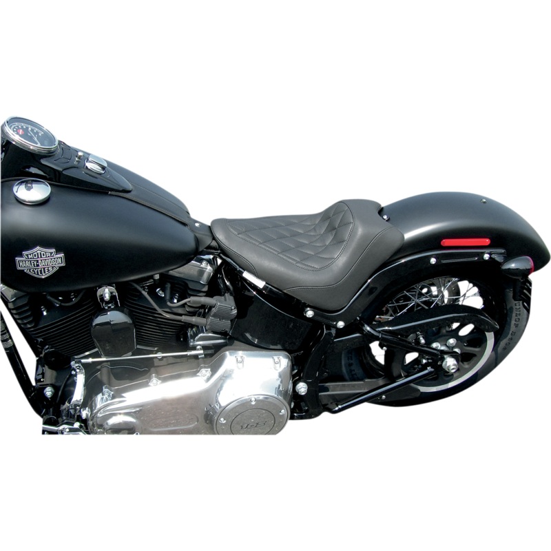 MUSTANG Seat – Wide Tripper* Solo – without Backrest – Diamond – Black 76762