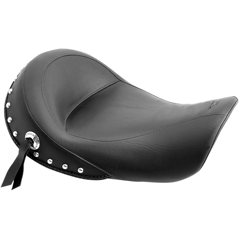 MUSTANG Solo Studded Seat – FXD ’04-’05 75271