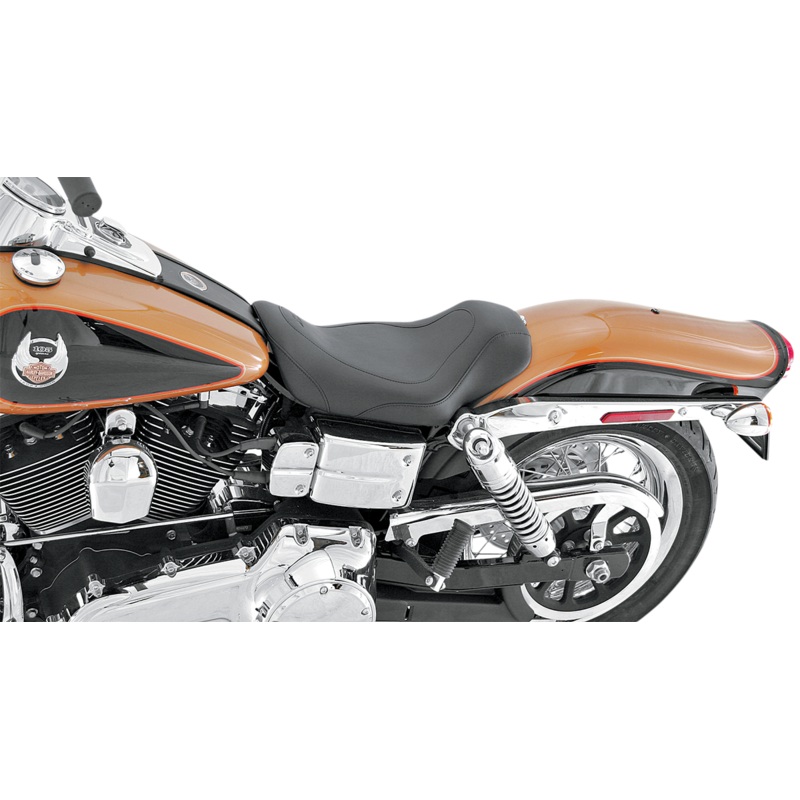 MUSTANG Tripper* Solo Seat – FXD 76582