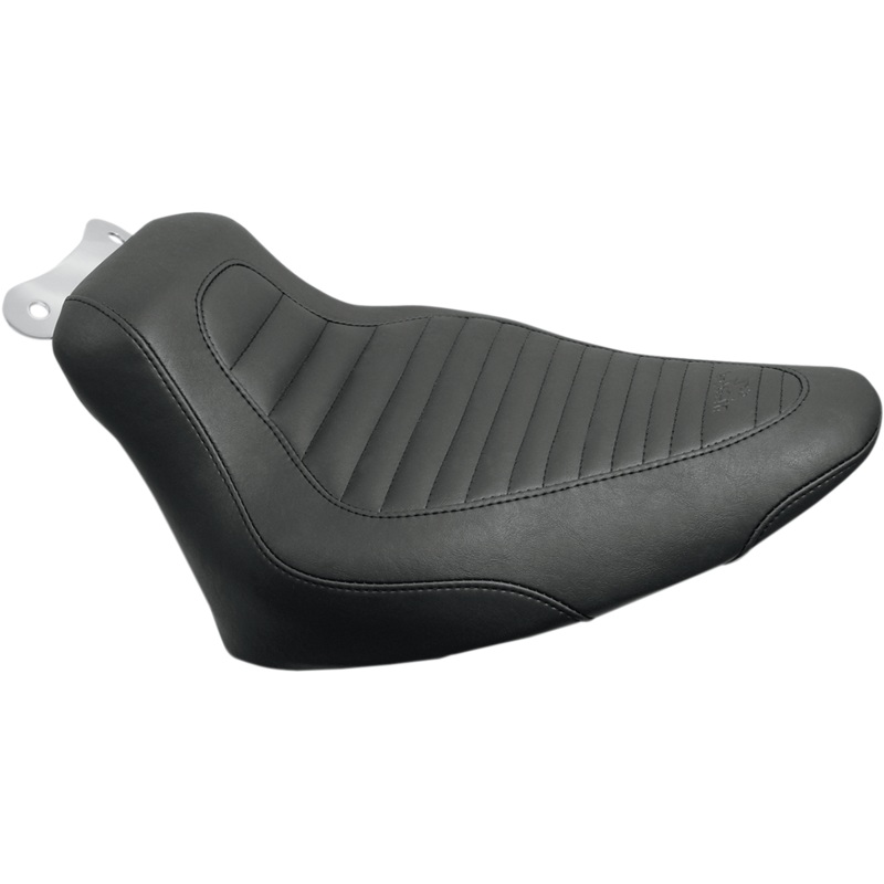 MUSTANG Tripper* Solo Seat – Tuck and Roll 76736