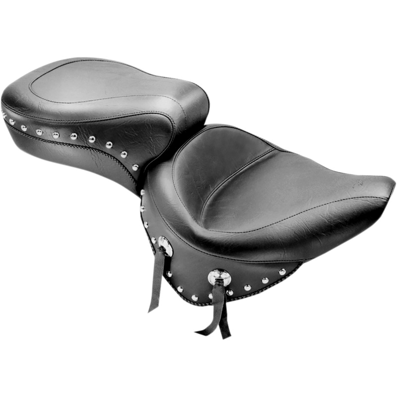 MUSTANG Wide Studded Seat – Softail ’00-’05 75072