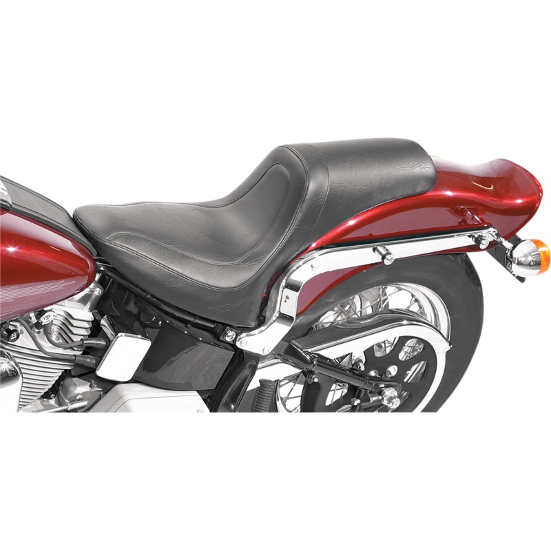 MUSTANG Seat – Fastback* – Stitched – Black – Softail ’00-’05 75779