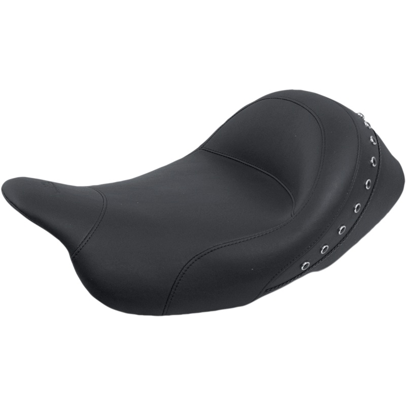 MUSTANG Solo Black Studded Seat – FL ’08-’21 76028