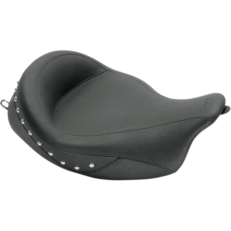 MUSTANG Super Solo Seat – Chrome Studded 76068