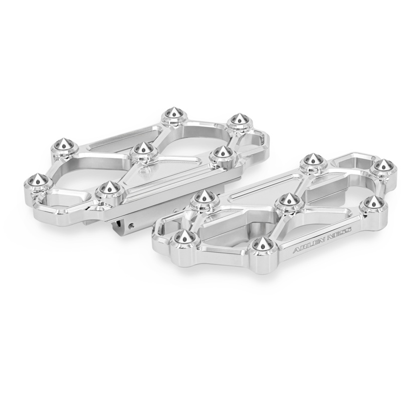 ARLEN NESS Diamond Floorboards – Passenger – Chrome 410-059